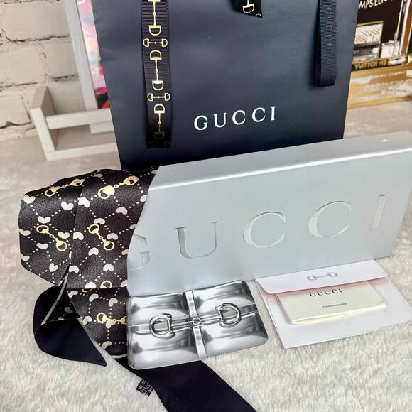 Gucci box and gift bag set. New! Great for gifts. - Picture 3 of 7